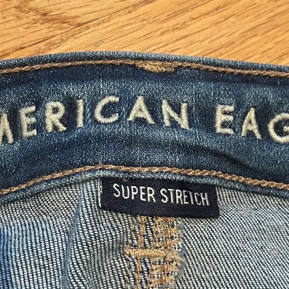 American Eagle High-Waisted Skinny Jean - Picture 3 of 4